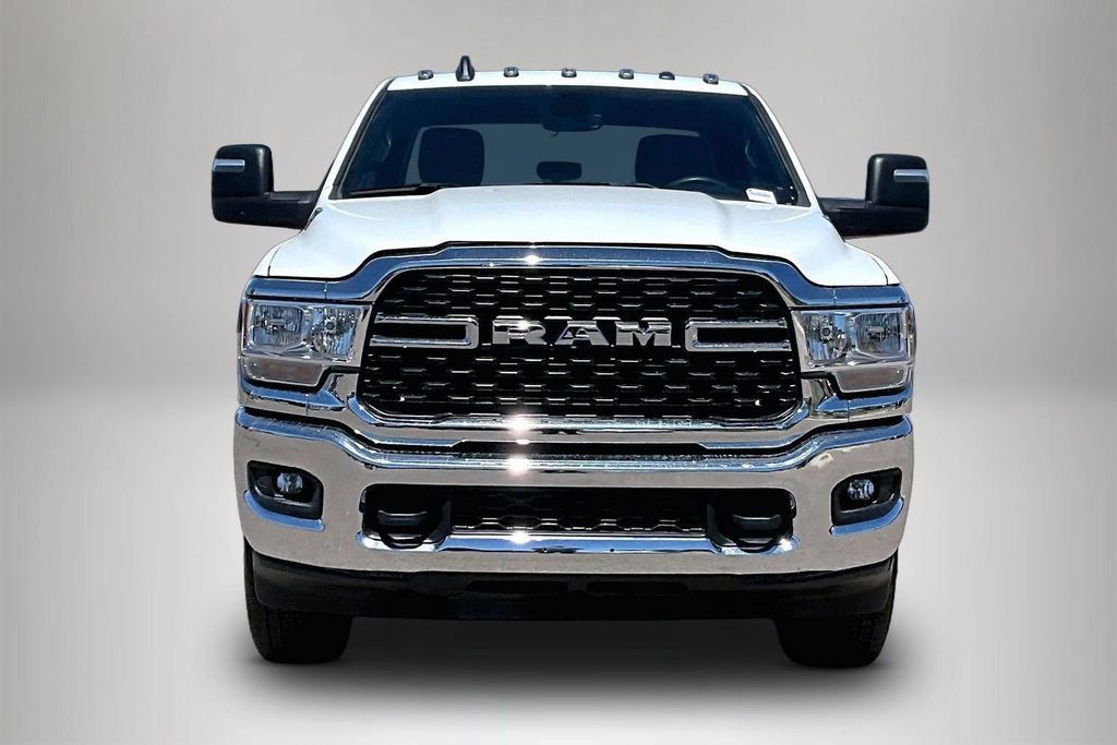 Used 2024 RAM 2500 Big Horn AWD/4WD image 2
