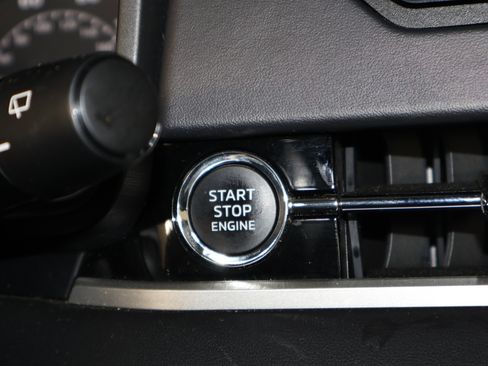 Used 2024 Mitsubishi Outlander ES image 24