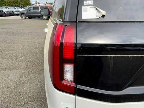 New 2026 Ford Expedition Active AWD/4WD image 14