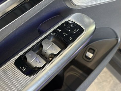 Certified 2025 Mercedes-Benz GLC 300 4MATIC image 17