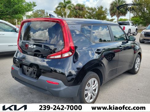 Certified 2022 Kia Soul LX image 10