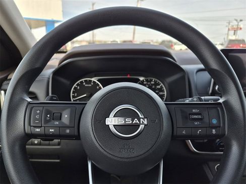 Used 2022 Nissan Rogue SV image 18