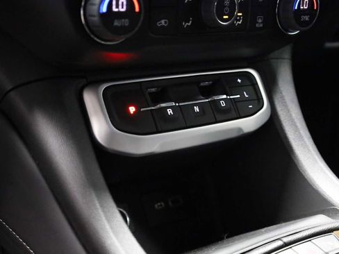 Used 2023 GMC Acadia SLE w/ Driver Convenience Package FWD image 26