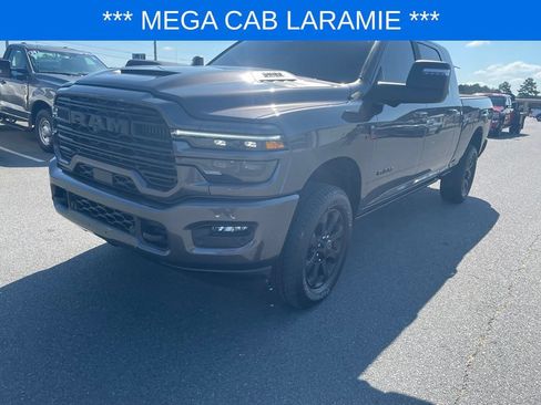 Used 2025 RAM 2500 Laramie AWD/4WD image 1