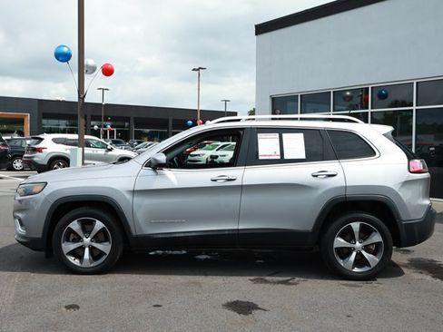 Used 2019 Jeep Cherokee Limited FWD image 8