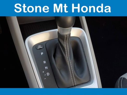 Used 2024 Hyundai Venue SEL image 31