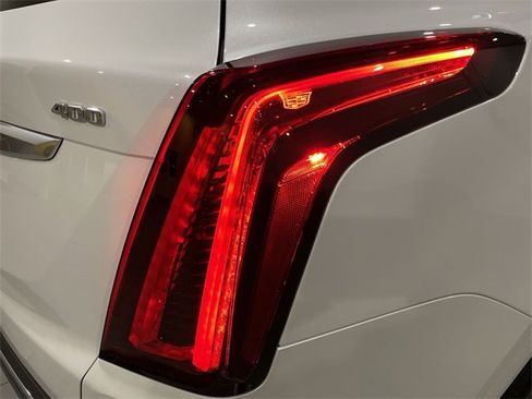 Certified 2025 Cadillac XT5 Premium Luxury image 12