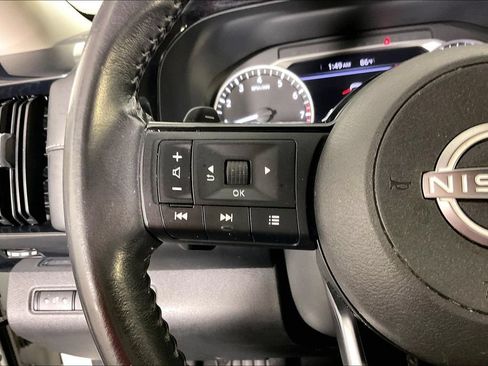 Used 2022 Nissan Pathfinder SV FWD image 23