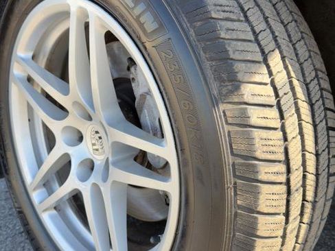 Used 2017 Porsche Macan AWD/4WD image 5