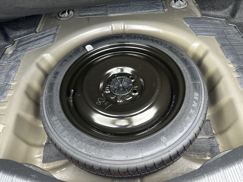 Used 2014 Ford Fusion SE w/ Equipment Group 202A FWD image 30