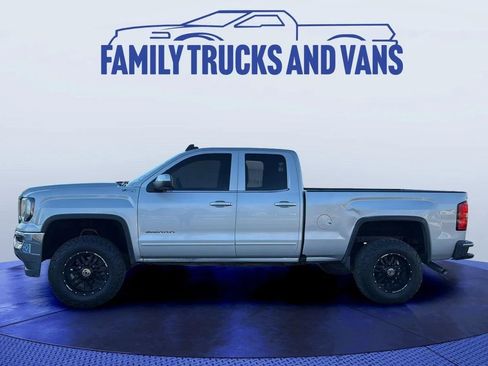 Used 2018 GMC Sierra 1500 SLE image 2