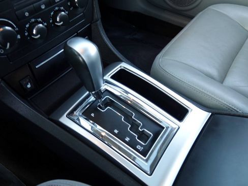 Used 2006 Dodge Magnum R/T w/ Convenience Group II RWD image 61