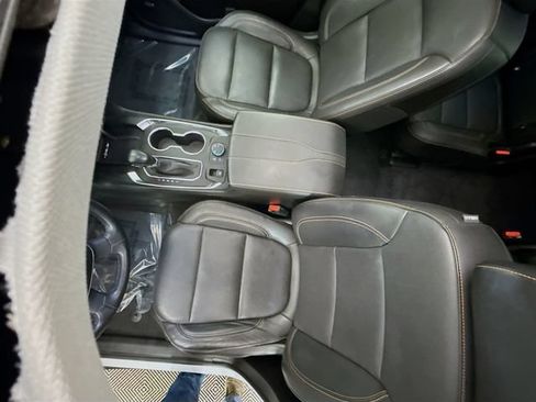 Used 2021 Chevrolet Traverse Premier w/ Redline Edition AWD/4WD image 23