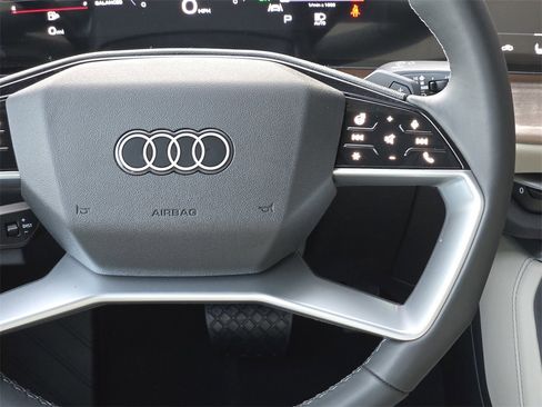 New 2025 Audi Q5 2.0T Premium Plus image 16