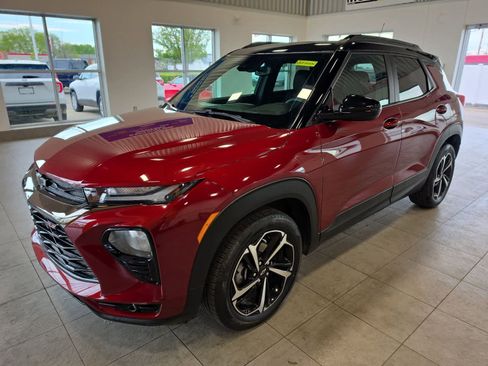 Used 2022 Chevrolet TrailBlazer RS w/ Technology Package FWD image 1