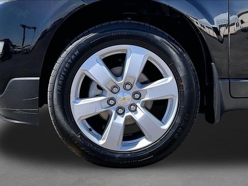 Used 2017 Chevrolet Traverse LT w/ Style and Technology Package FWD image 8