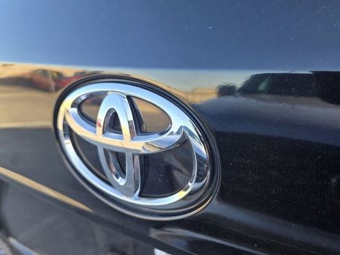 Used 2023 Toyota Highlander L image 10