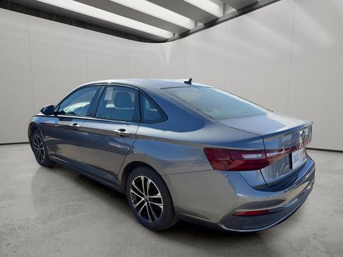 Used 2025 Volkswagen Jetta Sport image 6