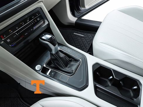 Used 2023 Volkswagen Tiguan SE image 24