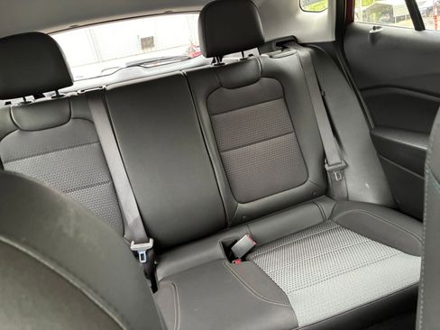 Used 2025 Chevrolet Trax LT FWD image 36