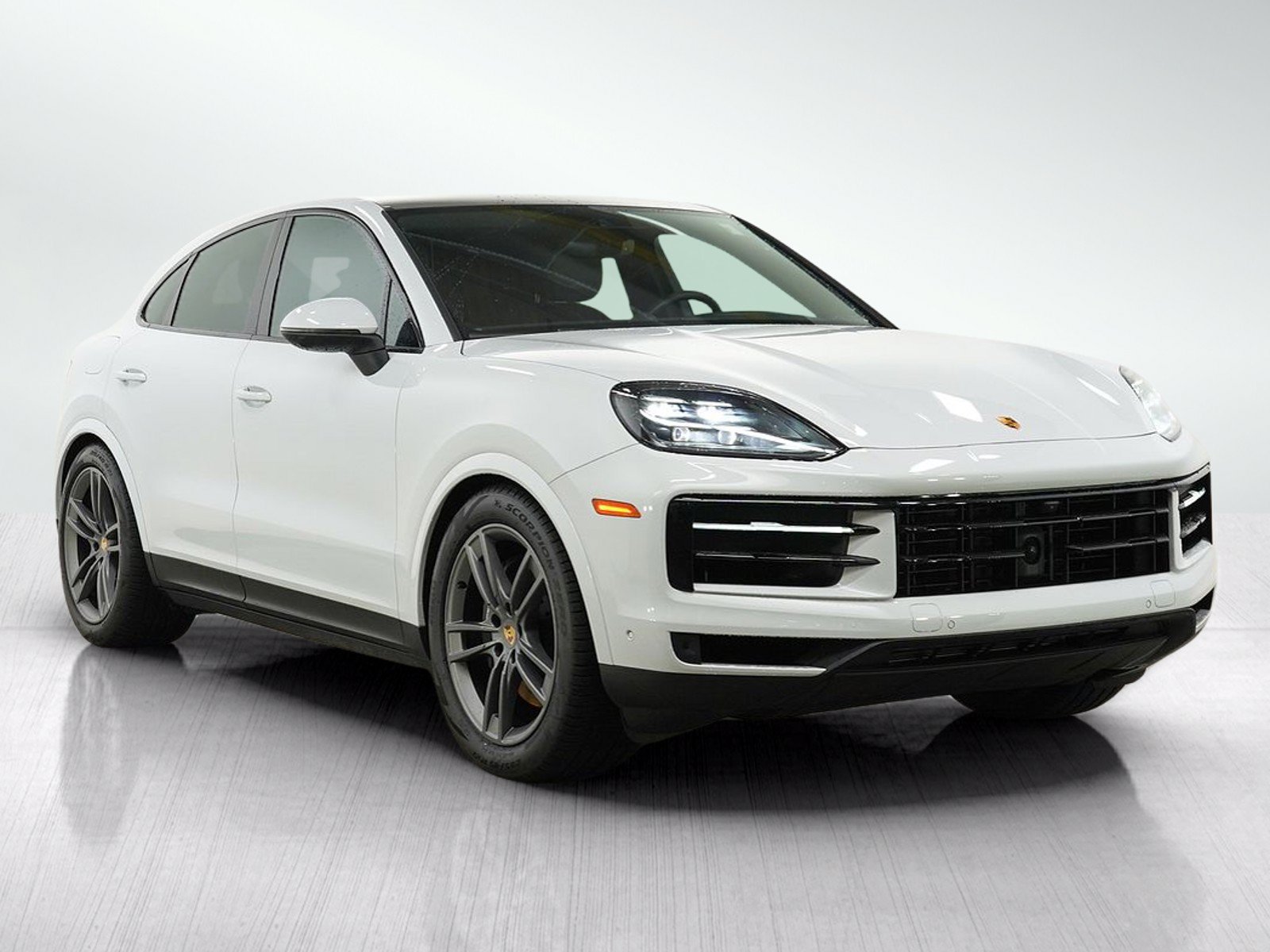 Used 2024 Porsche Cayenne Coupe AWD/4WD image 8