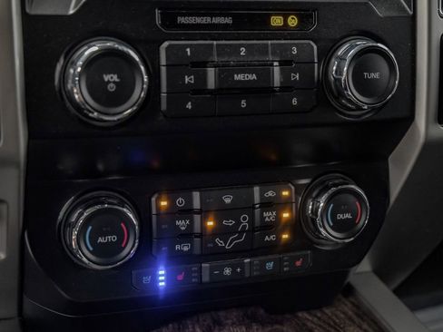 Used 2019 Ford F350 Lariat w/ Lariat Value Package AWD/4WD image 26