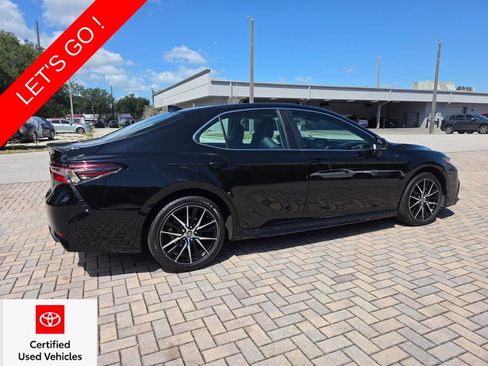 Used 2024 Toyota Camry SE FWD image 11