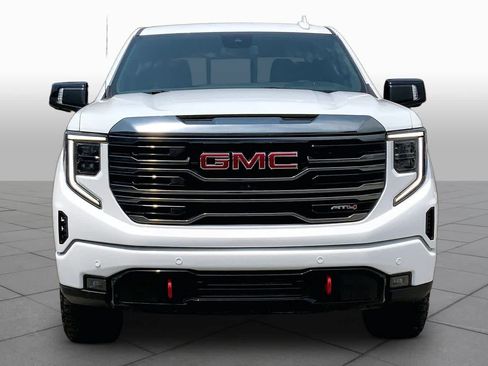 Used 2024 GMC Sierra 1500 AT4 w/ AT4 Premium Package AWD/4WD image 4