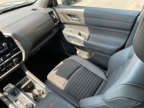 Used 2025 Nissan Pathfinder Rock Creek AWD/4WD image 16