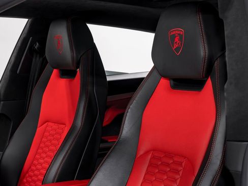 Used 2019 Lamborghini Urus image 20