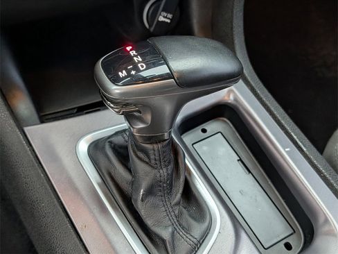 Used 2019 Dodge Charger SXT image 19