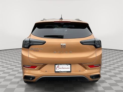 Used 2025 Buick Encore GX Avenir w/ Avenir Technology Package image 5