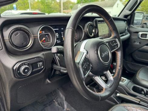 Used 2023 Jeep Wrangler Unlimited Sahara AWD/4WD image 14