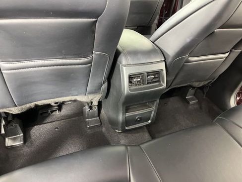 Used 2024 Ford Edge SEL image 39