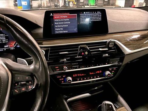 Used 2020 BMW 530i w/ Convenience Package RWD image 7