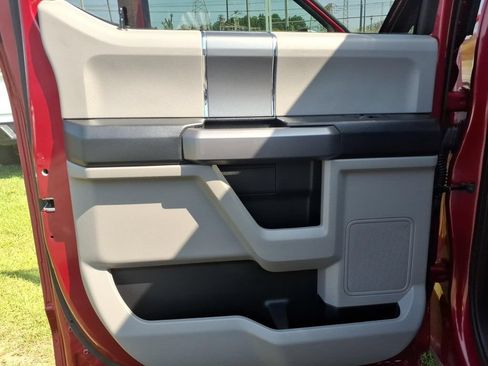 Used 2019 Ford F250 XLT w/ XLT Premium Package AWD/4WD image 22