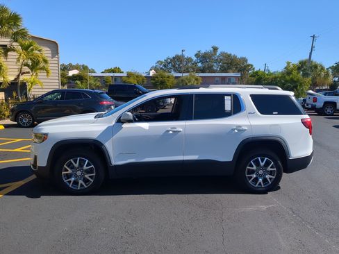 Used 2023 GMC Acadia SLT image 9