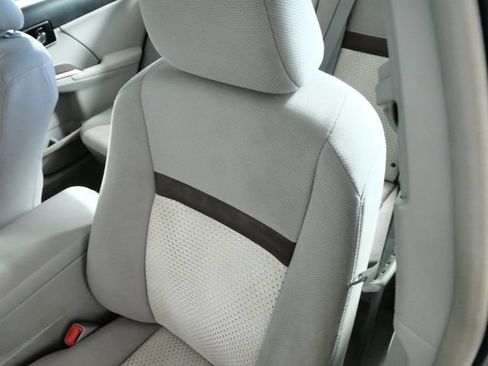 Used 2012 Toyota Camry XLE FWD image 17