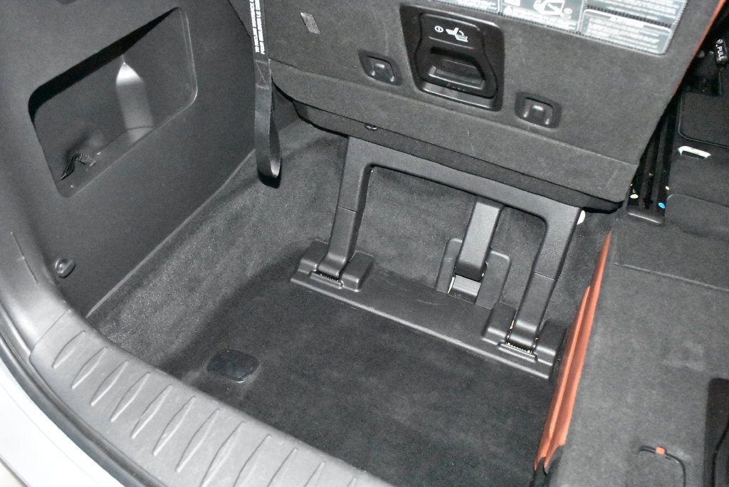 Used 2024 Kia Carnival SX FWD image 35