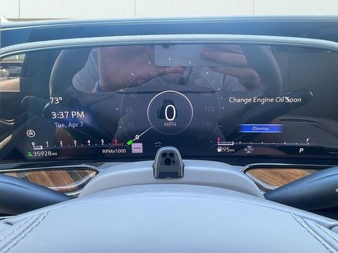 Used 2024 Cadillac Escalade ESV Premium Luxury Platinum image 24