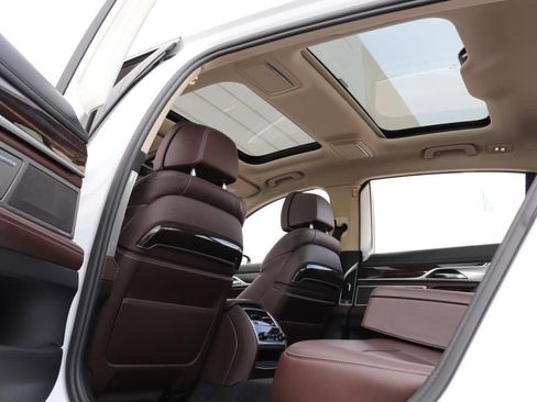 Used 2016 BMW 740i image 36