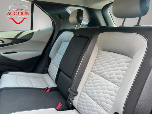 Used 2018 Chevrolet Equinox LS FWD image 18