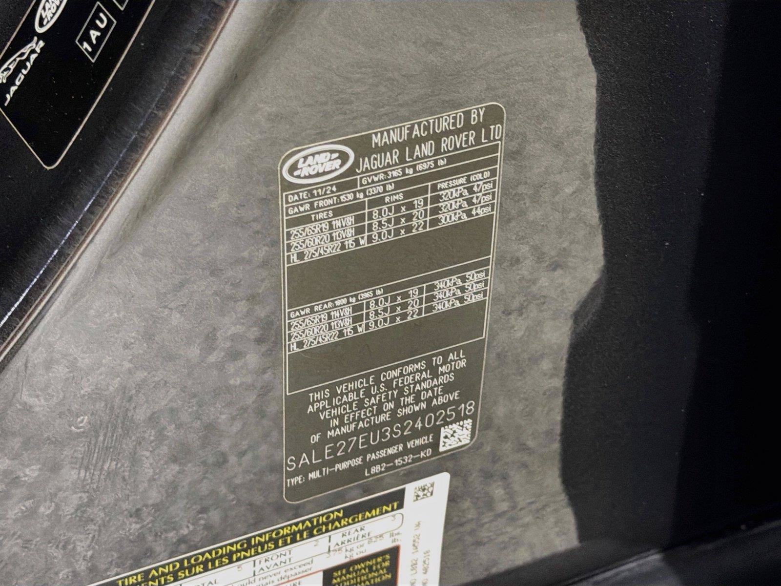 Certified 2025 Land Rover Defender 110 X-Dynamic SE AWD/4WD image 33