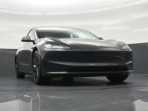 Used 2024 Tesla Model 3 Standard Range RWD image 28