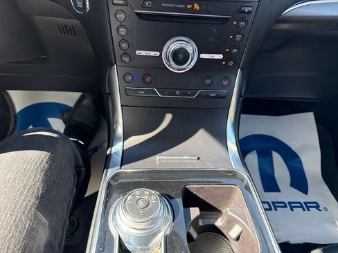 Used 2019 Ford Edge Titanium w/ Equipment Group 301A AWD/4WD image 19