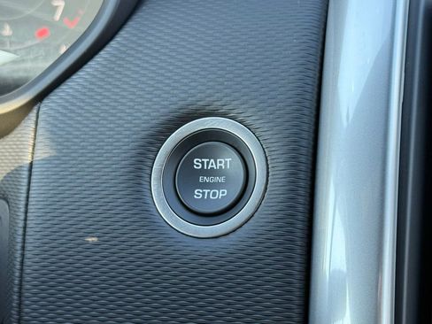 Certified 2025 Land Rover Discovery Dynamic SE image 27