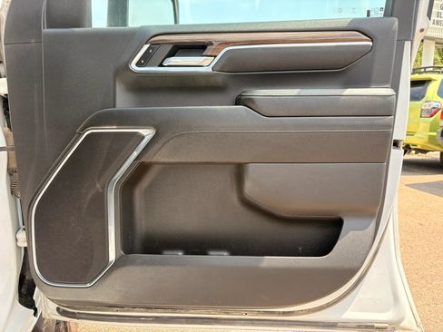 Used 2024 Chevrolet Silverado 2500 LT AWD/4WD image 11