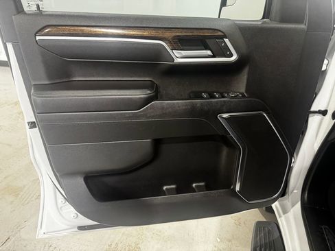 Used 2022 GMC Sierra 1500 Elevation w/ LPO, Elevation Black Package AWD/4WD image 16