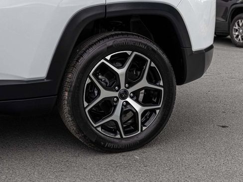Used 2026 Jeep Compass Limited AWD/4WD image 8