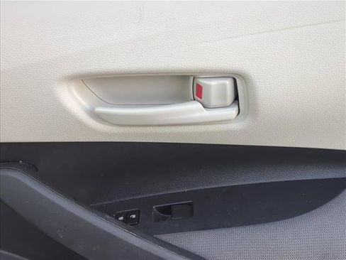 Used 2025 Toyota Corolla LE FWD image 15